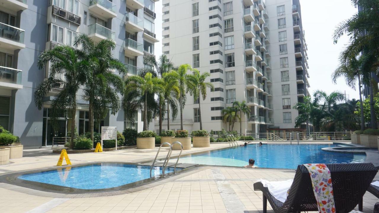Palm Tree Condos Across Naia3 By Beth Manila Exterior photo