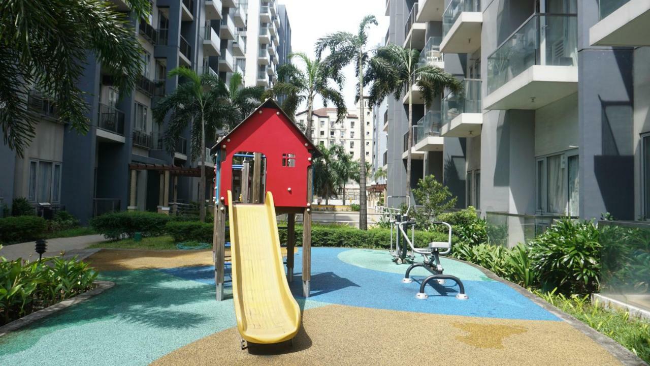 Palm Tree Condos Across Naia3 By Beth Manila Exterior photo