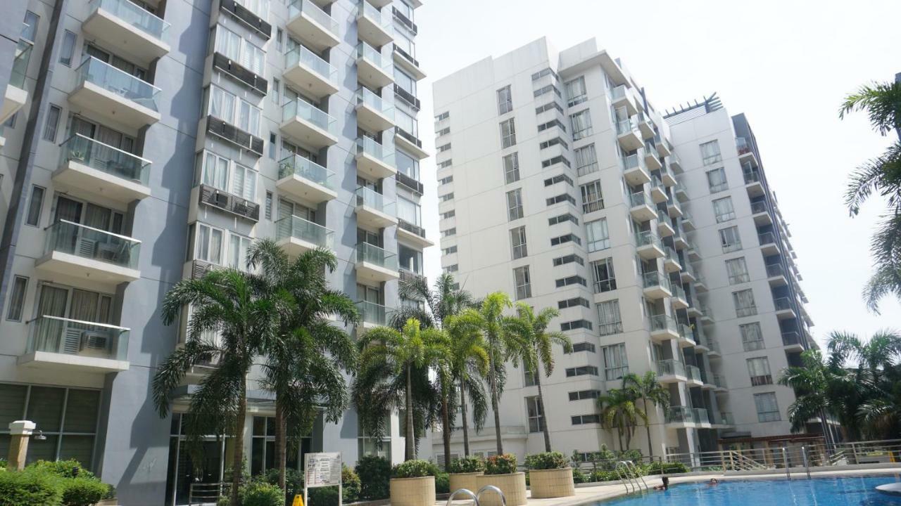 Palm Tree Condos Across Naia3 By Beth Manila Exterior photo